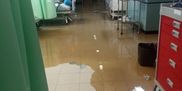 Se inunda el Hospital de la Niez